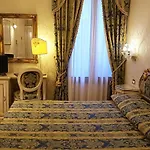 Casa Pisani Canal Venice
