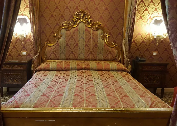 卡萨皮萨尼运河酒店 招待所