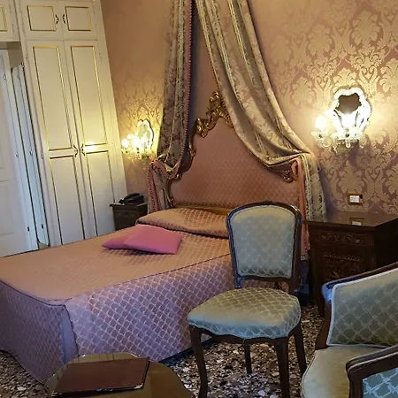 Affittacamere Casa Pisani Canal 3*