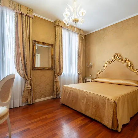 Guest house Casa Pisani Canal 4*