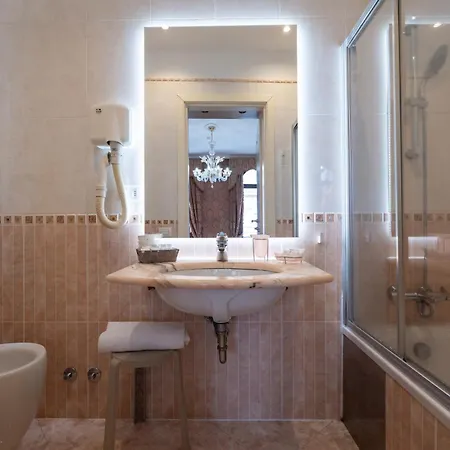 Casa Pisani Canal Guest house
