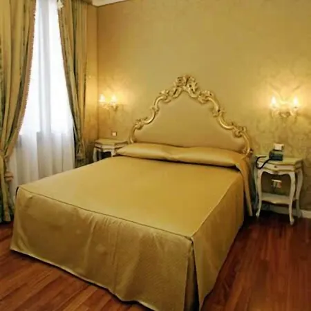 Casa Pisani Canal 4* Velence
