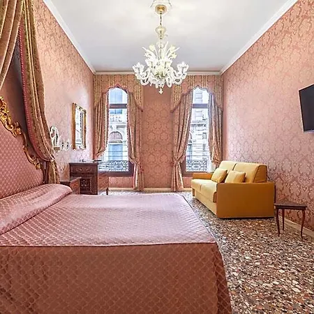 Casa Pisani Canal 4* Velence