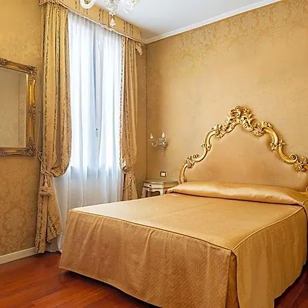 Casa Pisani Canal 4* Velence