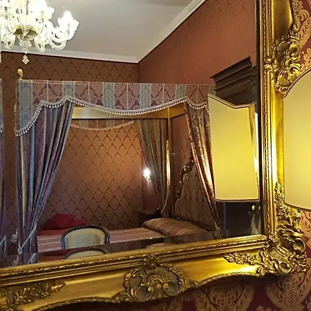 Casa Pisani Canal Pensión