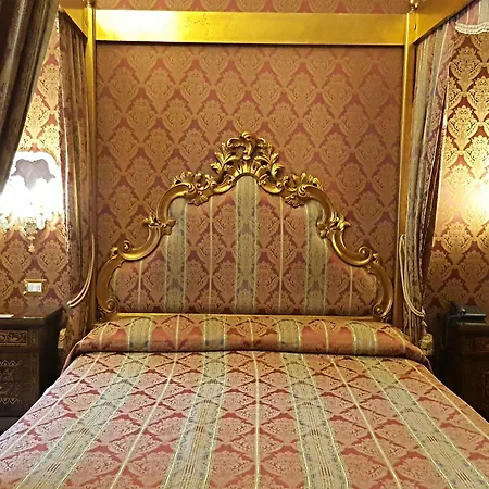 Casa Pisani Canal Venedig